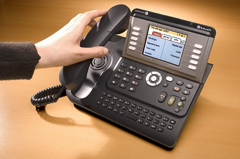 8 Series IP Phones