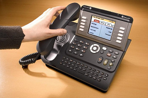 8 Series IP Phones