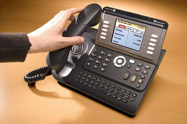 8 Series IP Phones
